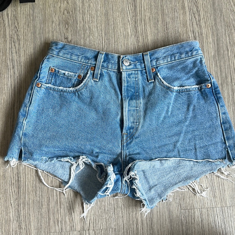 Levi’s 501 highwaisted shorts